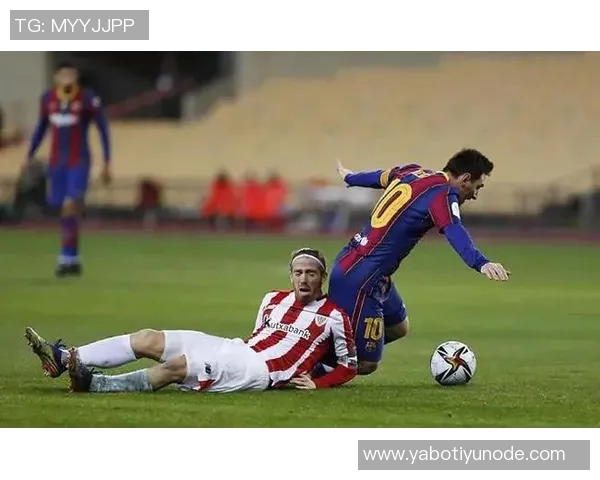 拉什福德在巴萨训练前意外离开甘伯体育城引发关注