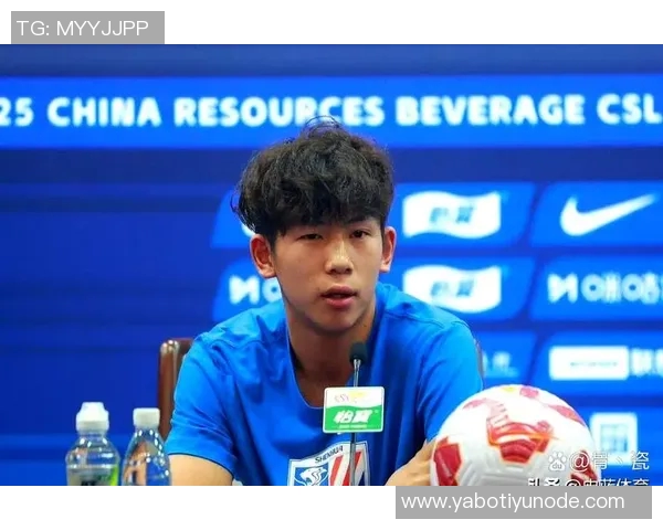 卢指导赞比尔对抗训练表现出色移动能力令人印象深刻