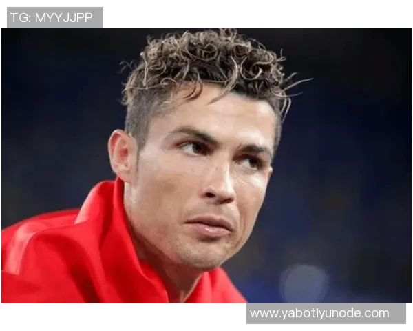 C罗社交媒体分享新造型清爽寸头引发粉丝热议