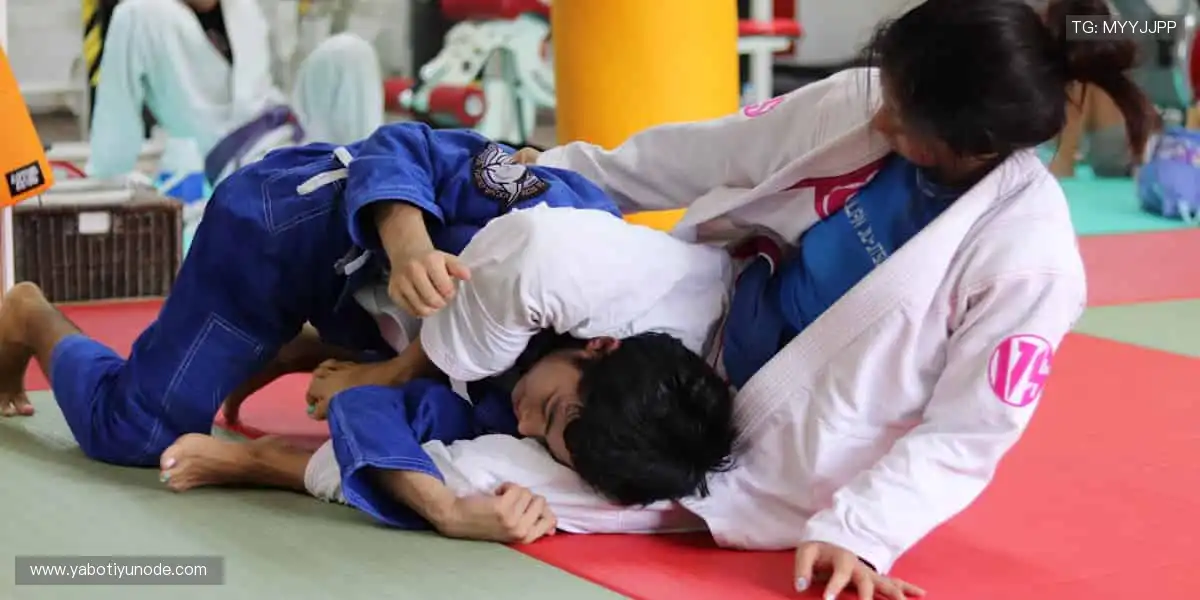 🎁 热爱永不缺席!官方正品周边,把偶像的力量穿在身上,握在手里!